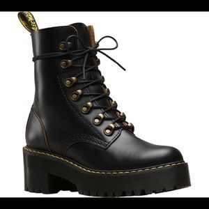 Dr. Martens Leona 7-Eye Hiker Boot UK 5 US 7
